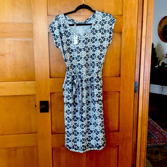 NWT Talbots dress. Lightweight, stretchy material. Pretty grey/white pattern. - Picture 1 of 5
